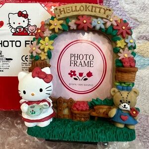 Sanrio Hello Kitty 1995 Flower Garden Picture Frame